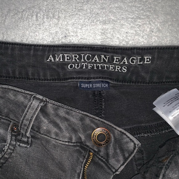 AE Shorts - Picture 2 of 4